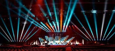 一份審美洗禮 全球創(chuàng)意舞臺設(shè)計在服裝節(jié)上的藝術(shù)綻放